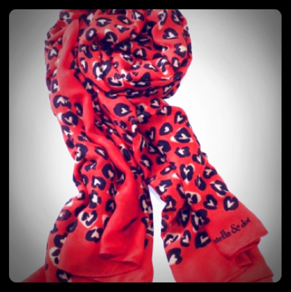 Stella & Dot RETIRED Luxembourg Wild Hearts Scarf